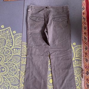 Kuhl pants jeans women’s brown gray mushroom NWOT back pockets flair size 8 10